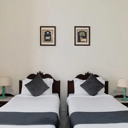Chandra Vilas Heritage Stay Udaipur Exterior photo